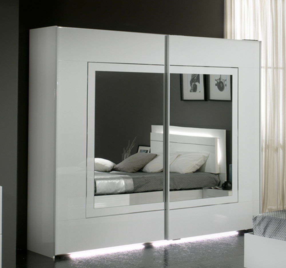 armoire laquee blanc chambre